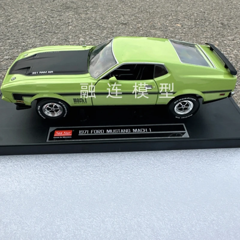 SunStar масштаб 1:18 Mustang MACH1 сплав имитация модели автомобиля статическая коллекция украшенные праздничные подарки игрушки сувенирный подарок
SunStar масштаб 1:18 Mustang MACH1 сплав имитация модели автомобиля статическая коллекция украшенные праздничные подарки игрушки сувенирный подарок