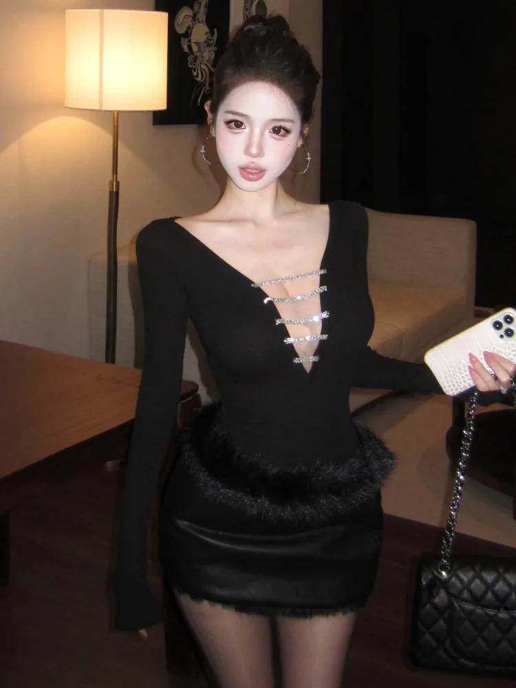 Sexy Hollow out Top And Leather Skirt Two Piece Set for Women Fashionable Trendy Commuter Korean Style Slim Fit Diamond Embel...
Sexy Hollow out Top And Leather Skirt Two Piece Set for Women Fashionable Trendy Commuter Korean Style Slim Fit Diamond Embel...