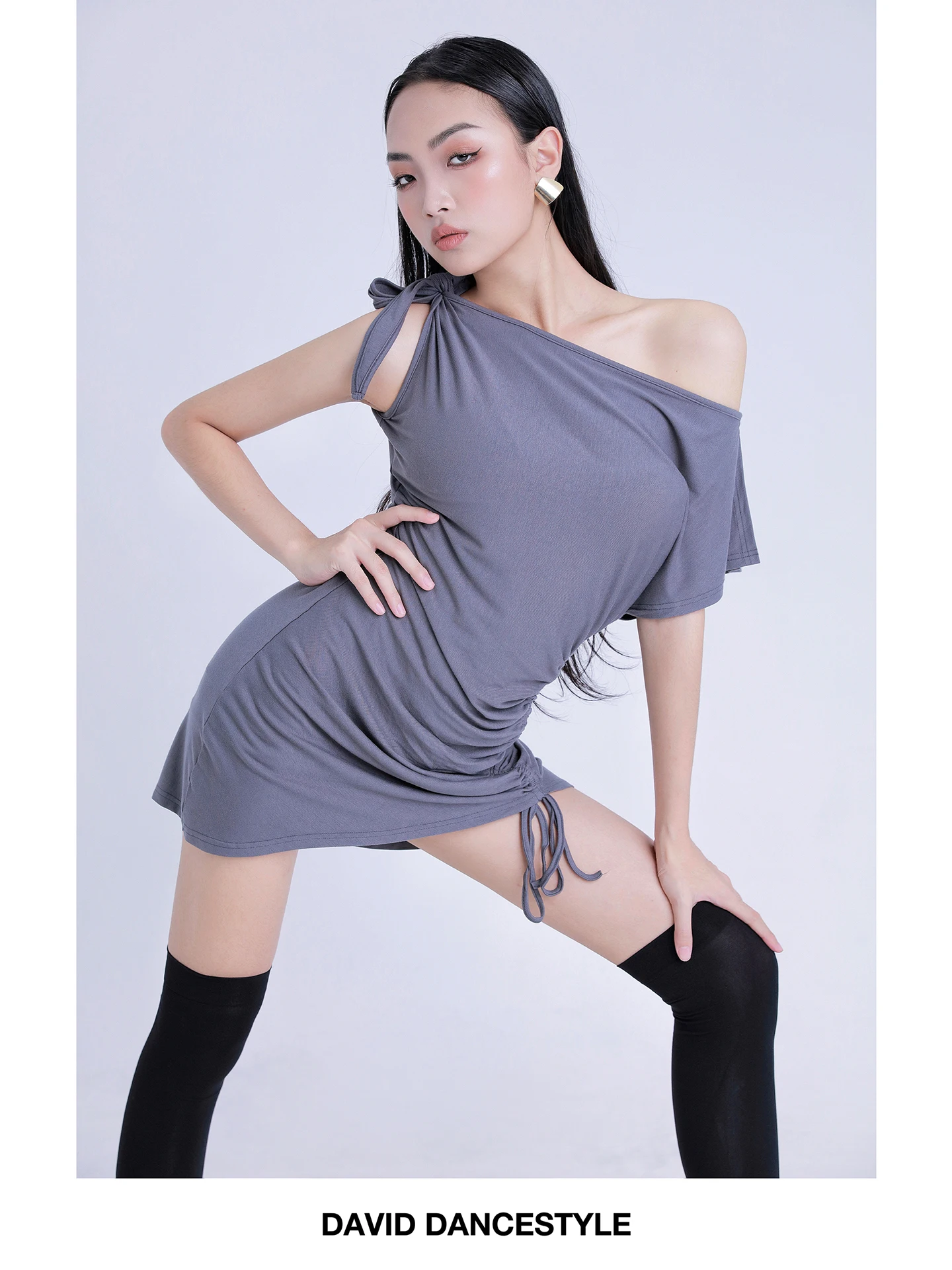 UK Latin dance costume women summer figure-flattering training dress for teachers' daily practice: stretch dance outfit
UK Latin dance costume women summer figure-flattering training dress for teachers' daily practice: stretch dance outfit