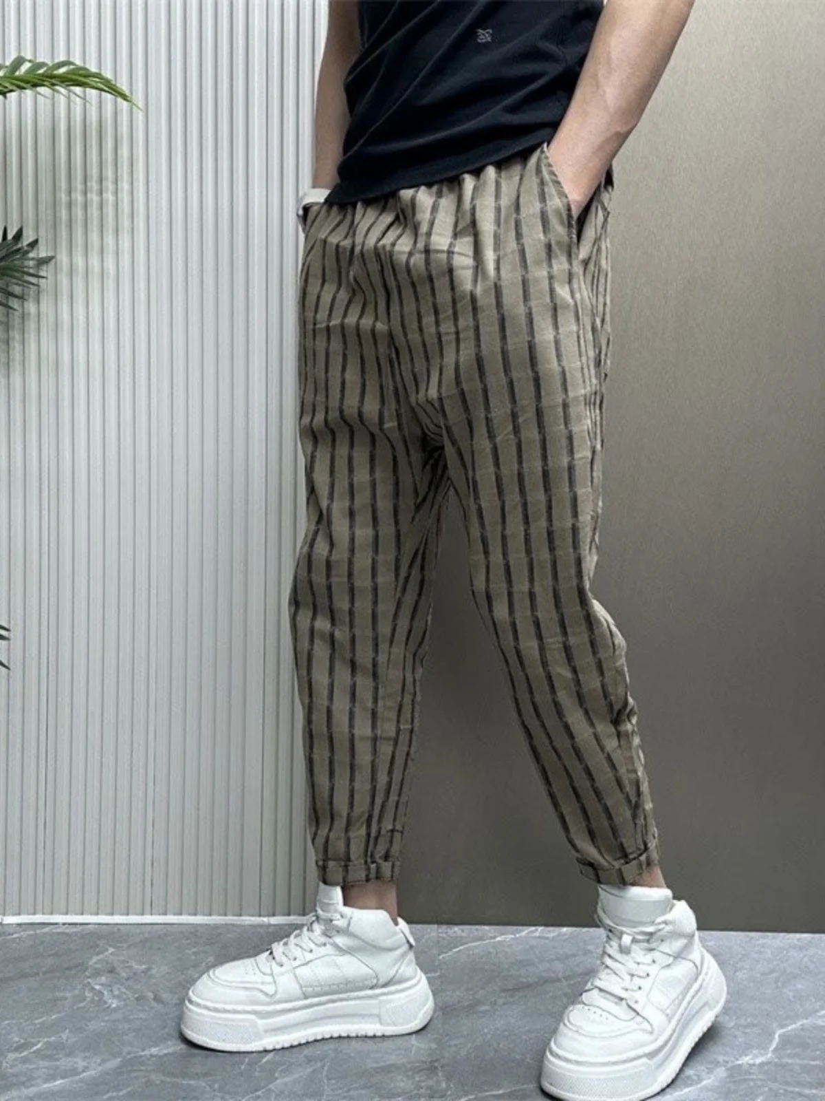 Summer New Loose Ice Silk Pants Men's Casual Harlan Trousers Fashionable All-Match Polyester Fiber Quick-Drying Nine-Piece Style
Summer New Loose Ice Silk Pants Men's Casual Harlan Trousers Fashionable All-Match Polyester Fiber Quick-Drying Nine-Piece Style