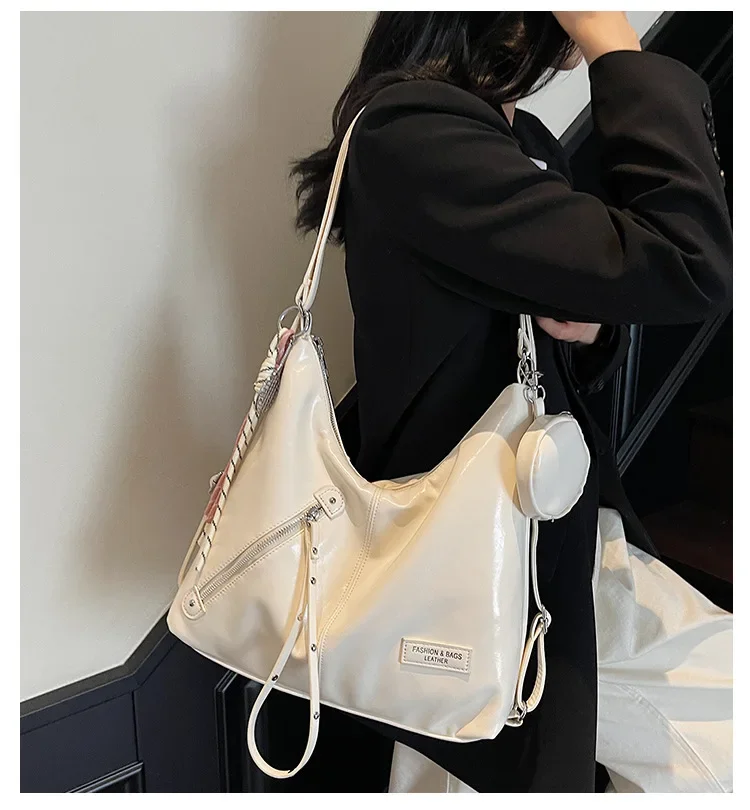 Korean Niche Handbag Women's Spring and Summer Fashion Tote Versatile Commuting Crossbody Bag Large Capacity
Korean Niche Handbag Women's Spring and Summer Fashion Tote Versatile Commuting Crossbody Bag Large Capacity