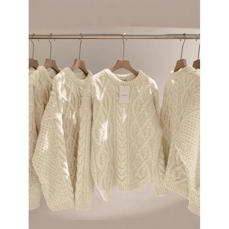 Japanese Retro Korean Style Twisted Sweater Women, Thickened, Loose, Lazy Style, Slimming Knitted Top
Japanese Retro Korean Style Twisted Sweater Women, Thickened, Loose, Lazy Style, Slimming Knitted Top