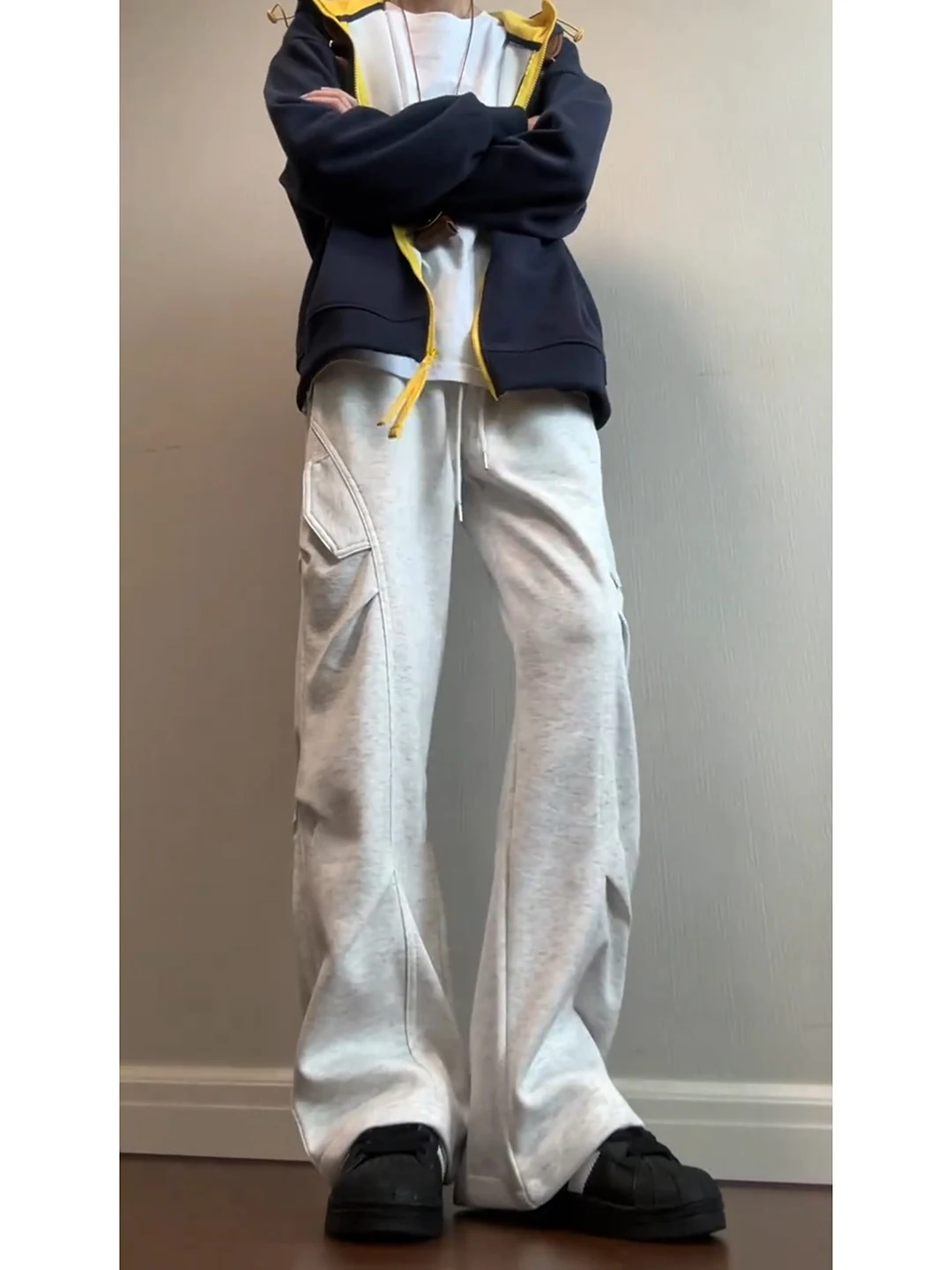 Повседневные спортивные штаны Cleanfit, мужские спортивные брюки с цветочным принтом и наклонным вырезом, осенние свободные брюки против морщин, длинные брюки с низкой талией...
Повседневные спортивные штаны Cleanfit, мужские спортивные брюки с цветочным принтом и наклонным вырезом, осенние свободные брюки против морщин, длинные брюки с низкой талией...