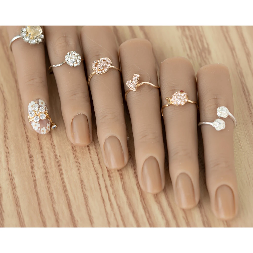 Silicone Practice Fingers Training Nail Manicure Model Nail Training Tool, Use a Full Cover Nail Create Nail Plate
Silicone Practice Fingers Training Nail Manicure Model Nail Training Tool, Use a Full Cover Nail Create Nail Plate