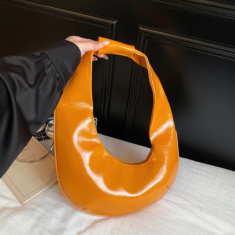 Fashion Hobo Shoulder Bag Black Coffee Patent Leather Lady Bag Trend Half Moon Handbag Zipper Purse Crescent Design Clutch Bag
Fashion Hobo Shoulder Bag Black Coffee Patent Leather Lady Bag Trend Half Moon Handbag Zipper Purse Crescent Design Clutch Bag