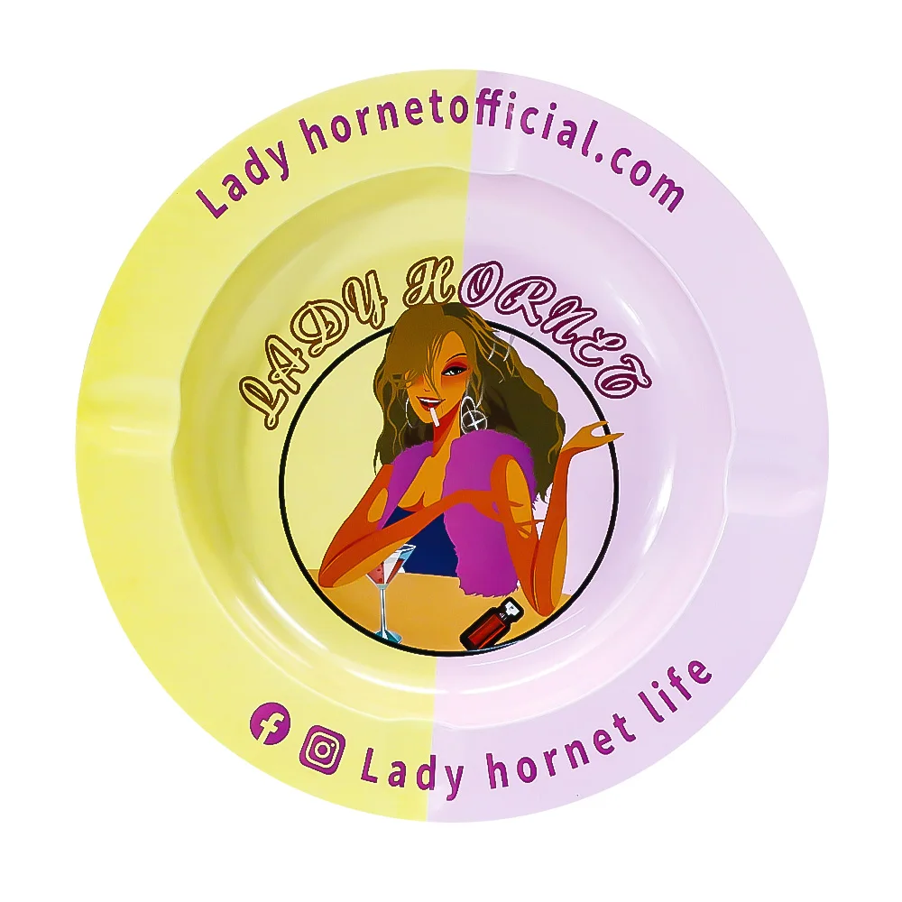 LADY HORNET Cigarette Cigar Ashtray Metal Rolling Tray Two-tone Pattern Metal Outdoor Cigarette Ashtray
LADY HORNET Cigarette Cigar Ashtray Metal Rolling Tray Two-tone Pattern Metal Outdoor Cigarette Ashtray