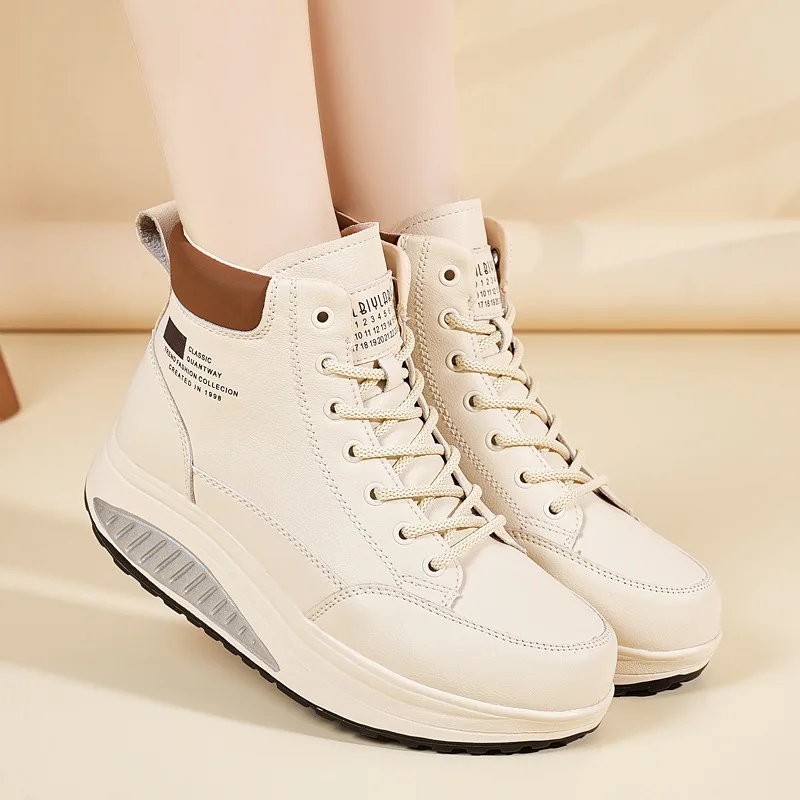 Новинка: женские высокие водонепроницаемые ботинки до щиколотки для осени/зимы - повседневные, универсальные, на массивной подошве, увеличивающие рост, модные.
Новинка: женские высокие водонепроницаемые ботинки до щиколотки для осени/зимы - повседневные, универсальные, на массивной подошве, увеличивающие рост, модные.