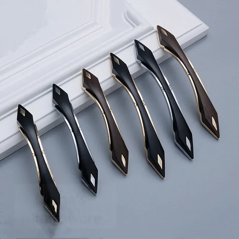 Simple Light Luxury Cabinet Door Furniture Hardware Accessories Door Handle Wardrobe Door Drawer Handle Cabinet Handles
Simple Light Luxury Cabinet Door Furniture Hardware Accessories Door Handle Wardrobe Door Drawer Handle Cabinet Handles