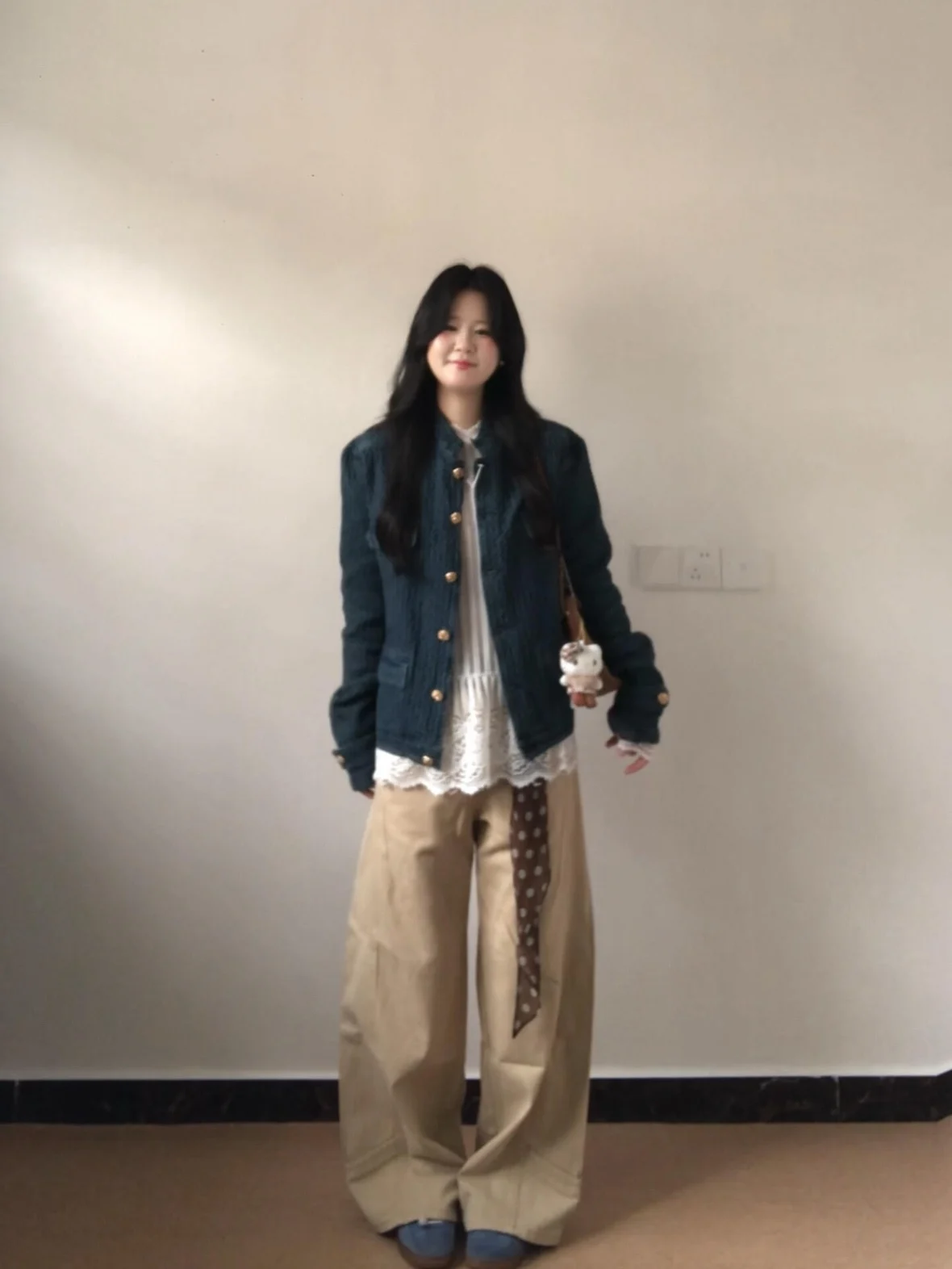 Синяя корейская джинсовая куртка с воротником-стойкой, женский ретро-кардиган премиум-класса, осеннее пальто, изысканный винтажный модный топ
Синяя корейская джинсовая куртка с воротником-стойкой, женский ретро-кардиган премиум-класса, осеннее пальто, изысканный винтажный модный топ