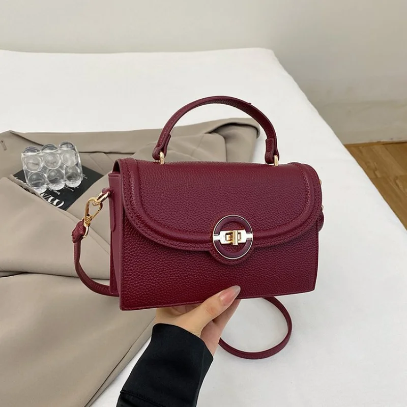 2025 Новая элитная брендовая женская кожаная сумка-тоут известного дизайнера, простой Париж, винтаж
2025 Новая элитная брендовая женская кожаная сумка-тоут известного дизайнера, простой Париж, винтаж 