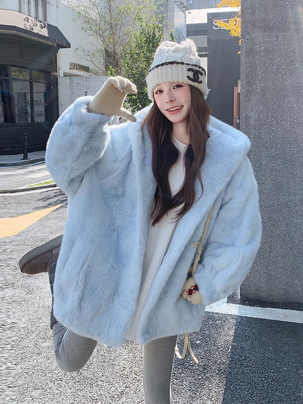 Женское теплое зимнее пальто средней длины с капюшоном из овечьей шерсти, повседневное, однотонное
Женское теплое зимнее пальто средней длины с капюшоном из овечьей шерсти, повседневное, однотонное