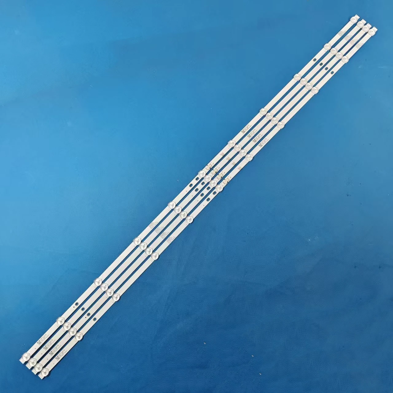 Ленты светодиодной подсветки HFSX55D11-ZC62AG-03D 303HX550004D для MI L55M6-6ARG
Ленты светодиодной подсветки HFSX55D11-ZC62AG-03D 303HX550004D для MI L55M6-6ARG