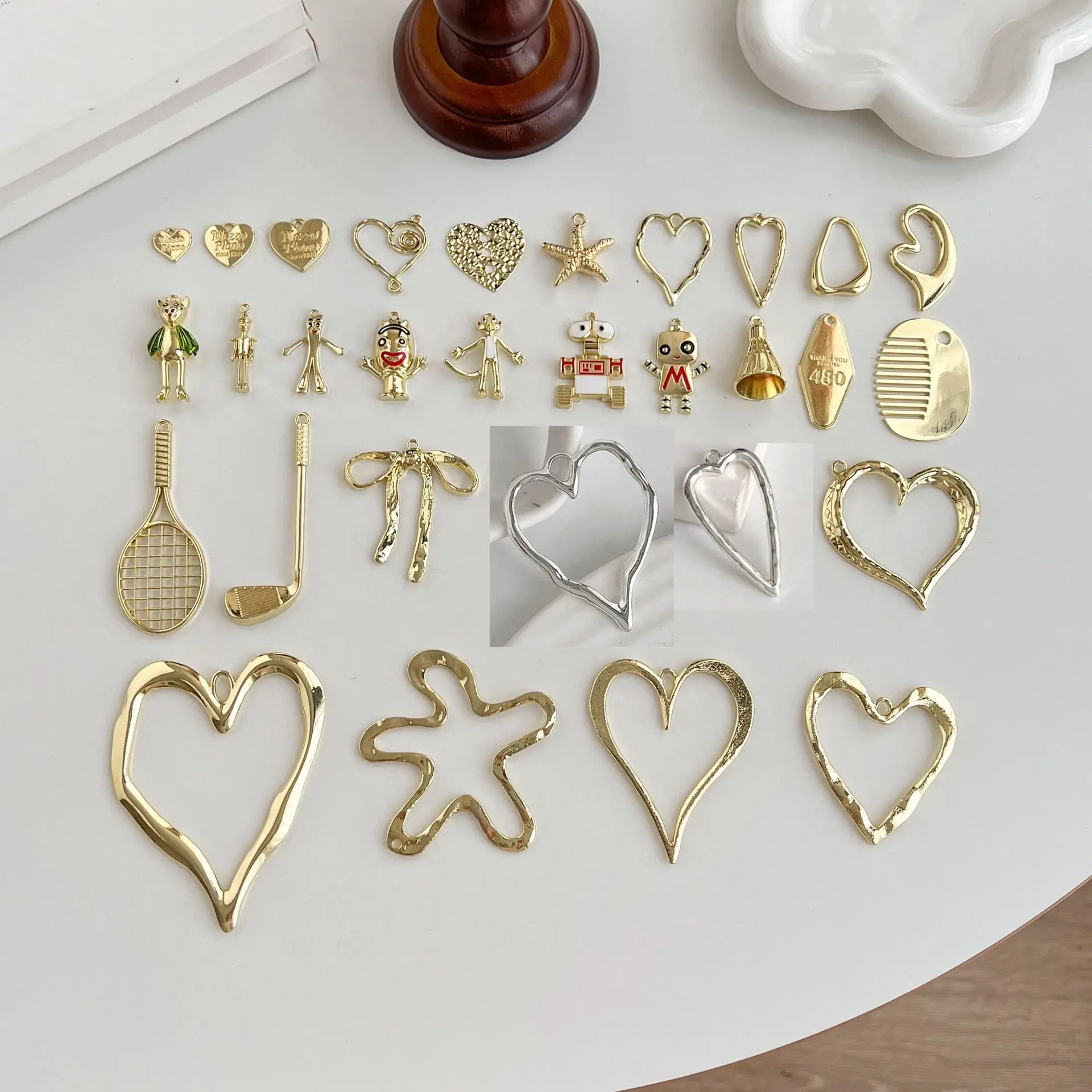 10pcs/lot Alloy hollow heart charm pendant accessories for bracelet DIY jewelry making 
10pcs/lot Alloy hollow heart charm pendant accessories for bracelet DIY jewelry making