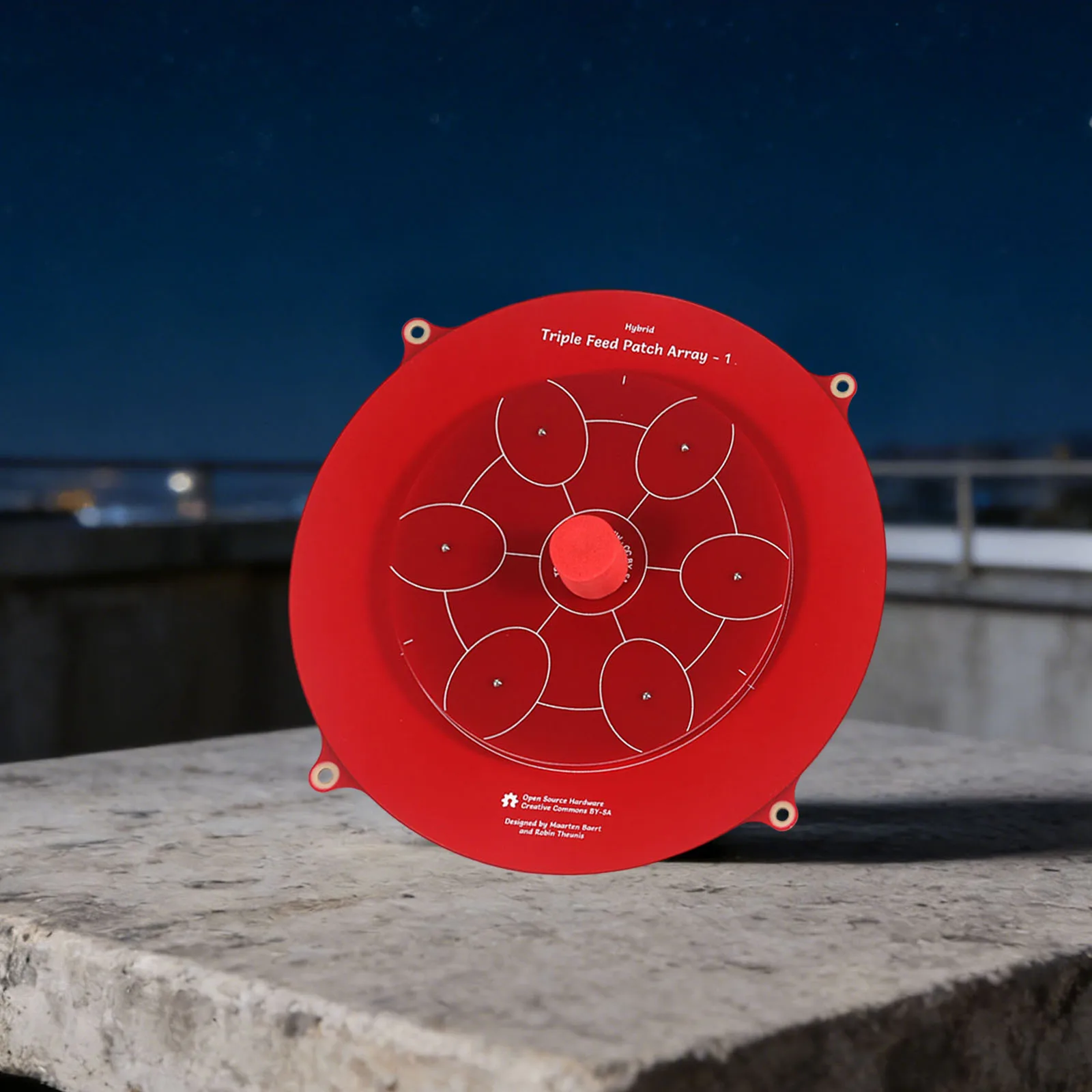 Triple Feed Patch Array High Gain Long-Range Receiver Patch Antenna 5.8GHz 14dBi Directional LHCP RHCP Antenna for Racing Drone
Triple Feed Patch Array High Gain Long-Range Receiver Patch Antenna 5.8GHz 14dBi Directional LHCP RHCP Antenna for Racing Drone