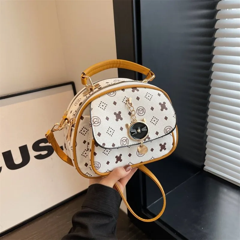 Stylish Unique Diaper Bag Minimalist Designer Paris Leather Handbag Ladies Elegant Crossbody Purse Business Leisure
Stylish Unique Diaper Bag Minimalist Designer Paris Leather Handbag Ladies Elegant Crossbody Purse Business Leisure