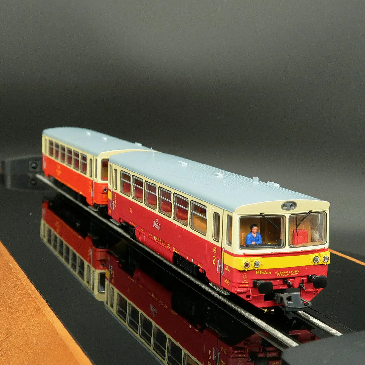 ROCO HO 1/87 Scale M152 Intercity Train 70375 2 Carriages with Lights and Digital Sound Effects Model Train Boys Toy Gift
ROCO HO 1/87 Scale M152 Intercity Train 70375 2 Carriages with Lights and Digital Sound Effects Model Train Boys Toy Gift