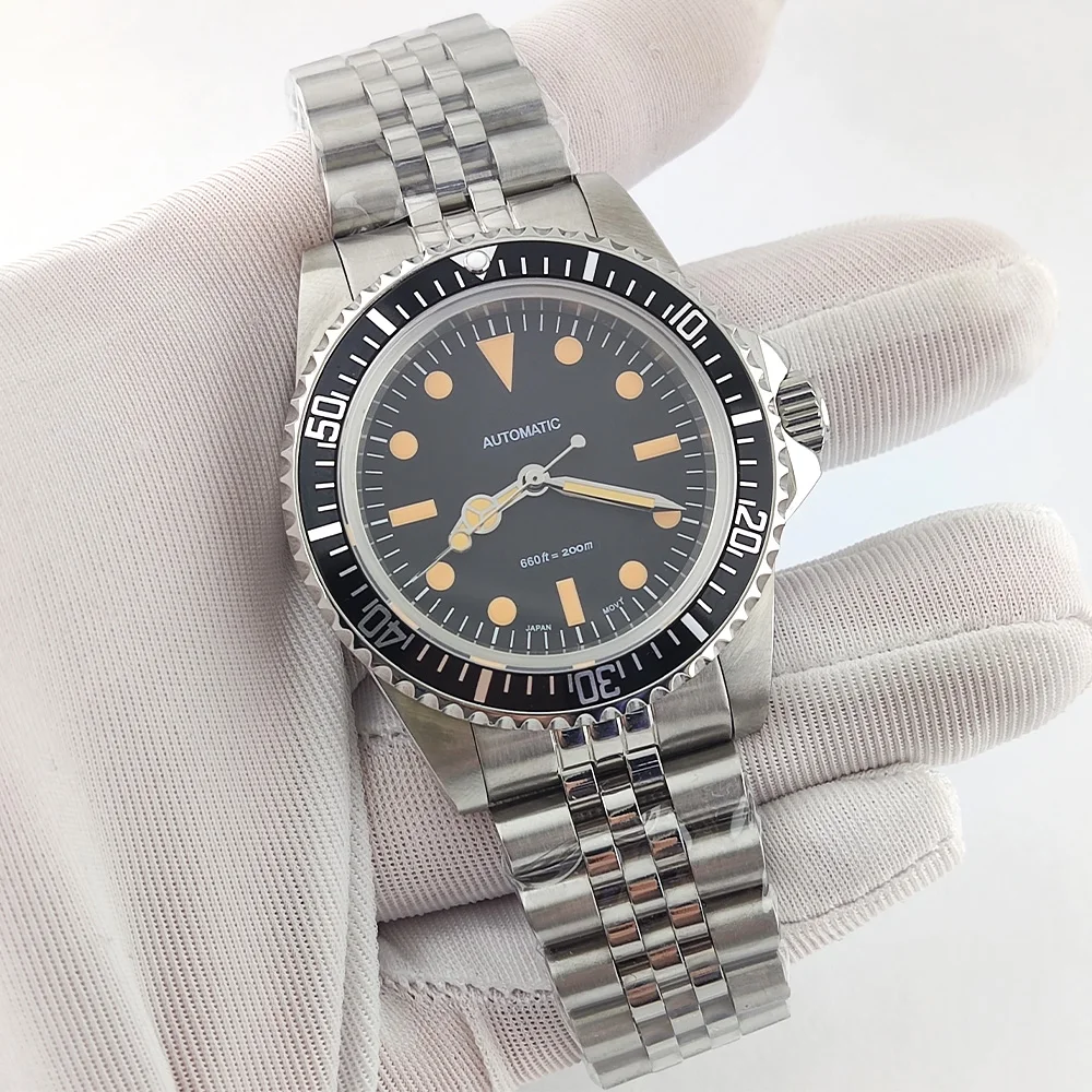 39mm NH35 Watch Black Classic Retro Watch High Quality Sapphire Crystal Glass Waterproof Case Luminous Dial NH35 Movement Watch
39mm NH35 Watch Black Classic Retro Watch High Quality Sapphire Crystal Glass Waterproof Case Luminous Dial NH35 Movement Watch