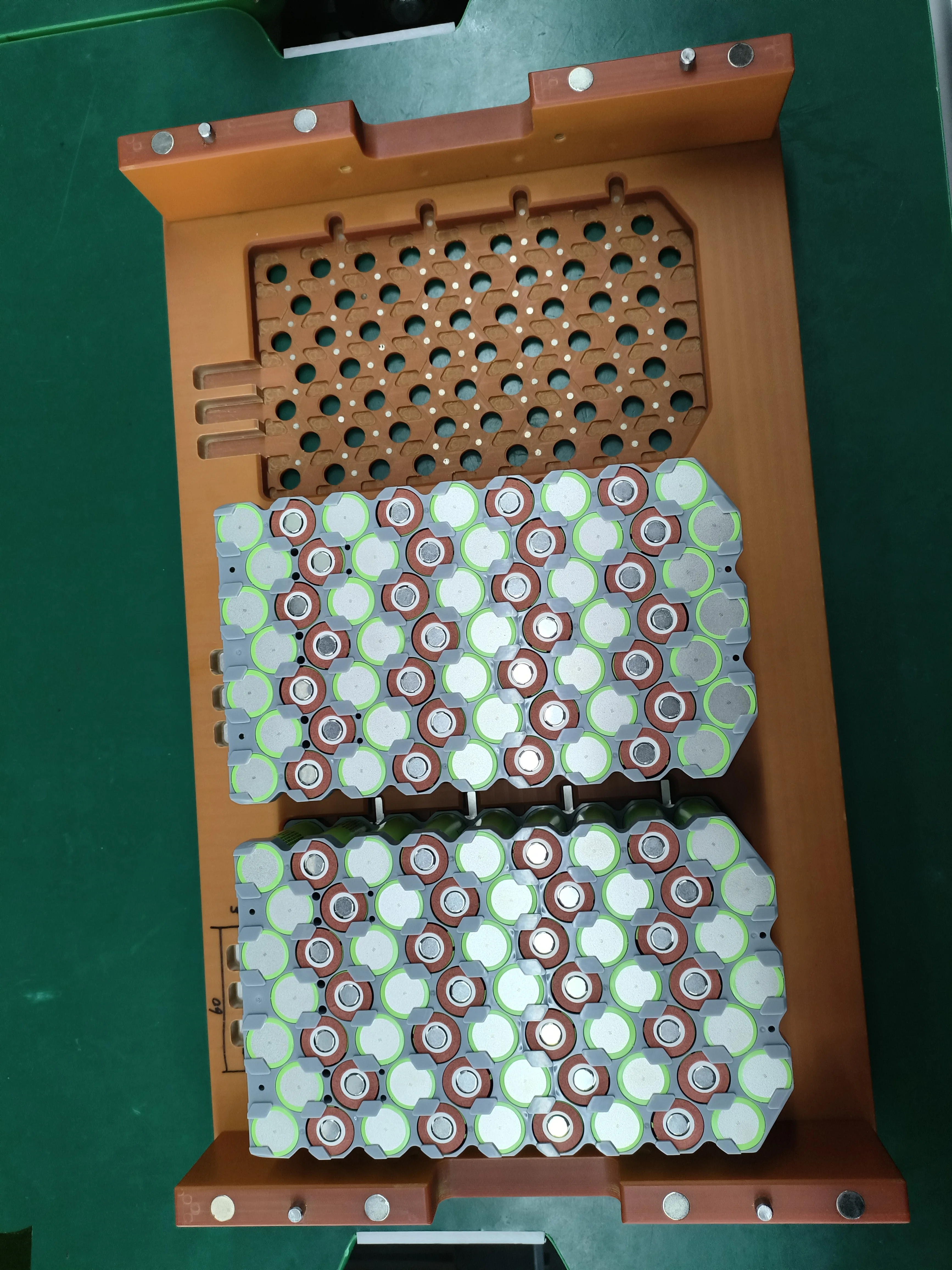 Уникальный литий-ионный аккумулятор большой емкости 23,1 Ач, 748,44 Втч, 32,4 В, цилиндрический дизайн для беспилотного геодезического и картографического корабля
Уникальный литий-ионный аккумулятор большой емкости 23,1 Ач, 748,44 Втч, 32,4 В, цилиндрический дизайн для беспилотного геодезического и картографического корабля