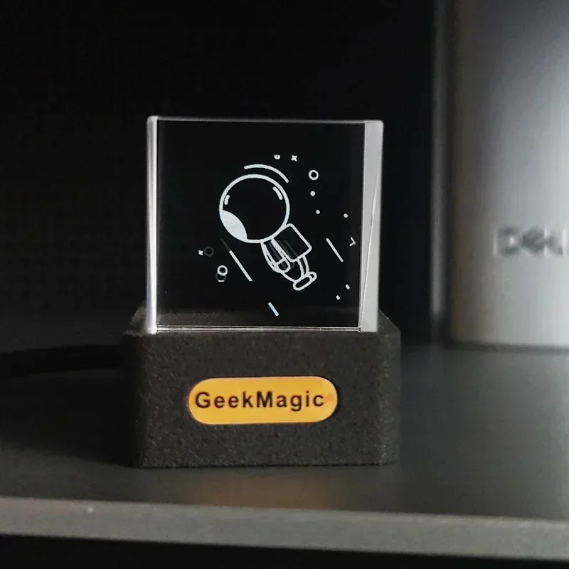 GeekMagic GIFTV Crystal Cube Фотодисплей Голографическая настольная умная метеостанция Цифровые часы с подарочным анимационным альбомом
GeekMagic GIFTV Crystal Cube Фотодисплей Голографическая настольная умная метеостанция Цифровые часы с подарочным анимационным альбомом
