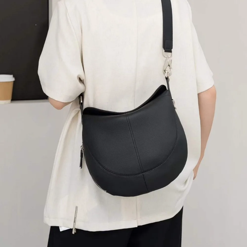 2026 New Niche Design Trend Single Shoulder This Winter Fashion Casual Daily Delicate Texture Unique Elegant Versatile Senior
2026 New Niche Design Trend Single Shoulder This Winter Fashion Casual Daily Delicate Texture Unique Elegant Versatile Senior