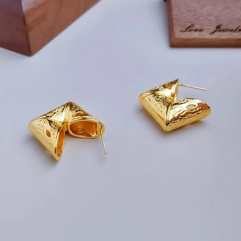 Fashion Personality Geometric Stud Earrings Atmospheric Premium Sense Retro Earrings Silver Needle Exaggerated Autumn and Winter
Fashion Personality Geometric Stud Earrings Atmospheric Premium Sense Retro Earrings Silver Needle Exaggerated Autumn and Winter
