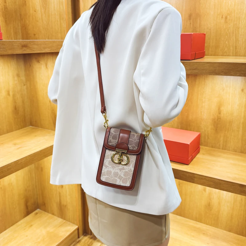 Роскошная женская сумка через плечо в стиле Парижа, элегантная кожаная сумка через плечо, винтажный дизайн
Роскошная женская сумка через плечо в стиле Парижа, элегантная кожаная сумка через плечо, винтажный дизайн