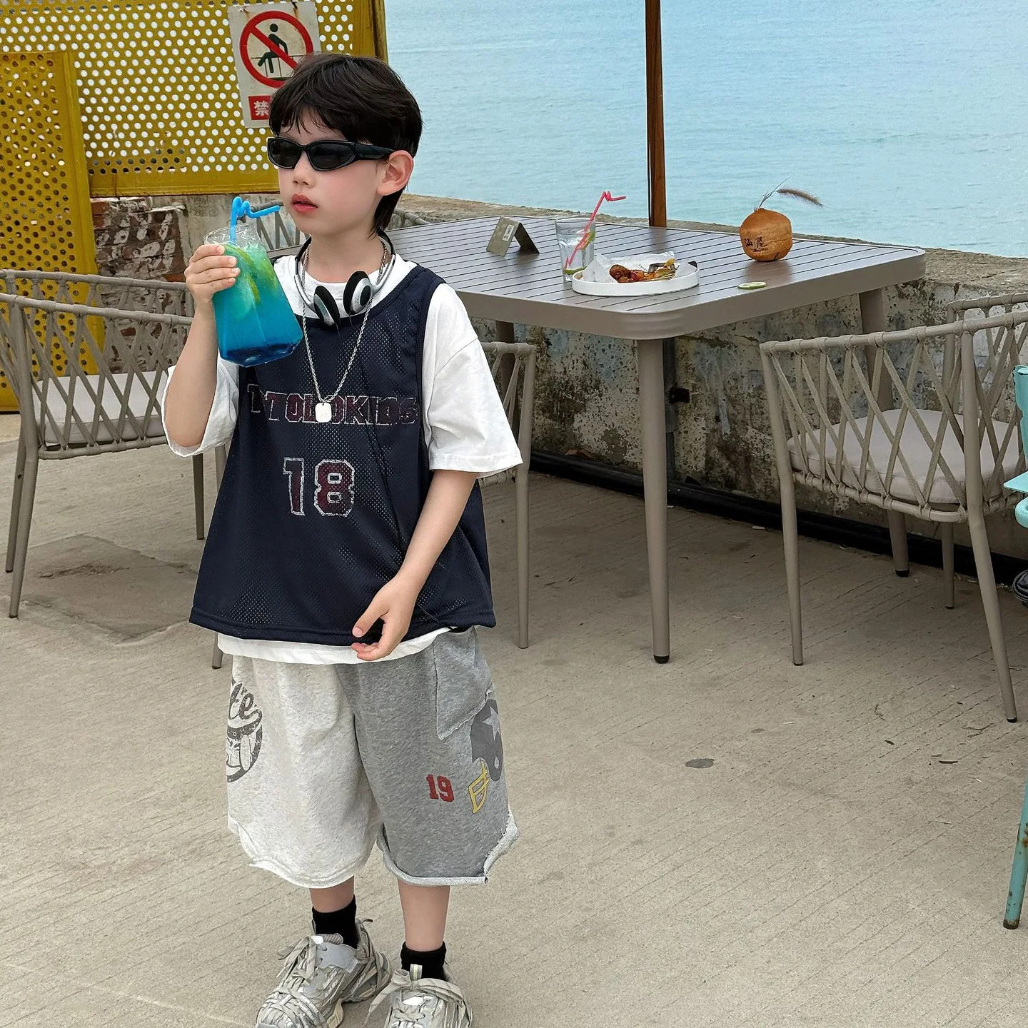 Children Clothing Boys Fashion American Style Breathable Sports T Shirt 2026 Summer New Boys Letter Design Sense Versatile Top
Children Clothing Boys Fashion American Style Breathable Sports T Shirt 2026 Summer New Boys Letter Design Sense Versatile Top