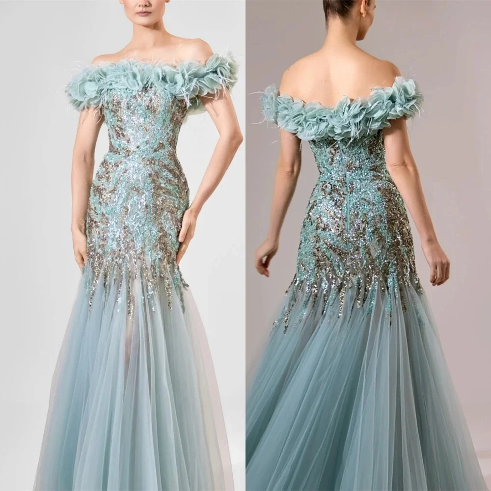 Long swing dress with delicate flower collar, elegant and romantic with flowing silhouette
Long swing dress with delicate flower collar, elegant and romantic with flowing silhouette