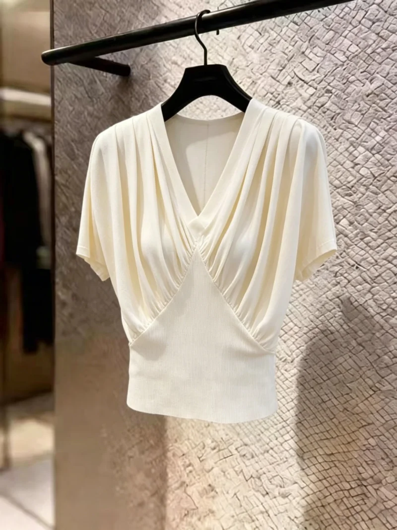 Summer New Style Women's Knitted Short Sleeve V-Neck Pleated Top Self-Keeping High Waist Sense of Luxury Korean Version Slim Fit
Summer New Style Women's Knitted Short Sleeve V-Neck Pleated Top Self-Keeping High Waist Sense of Luxury Korean Version Slim Fit