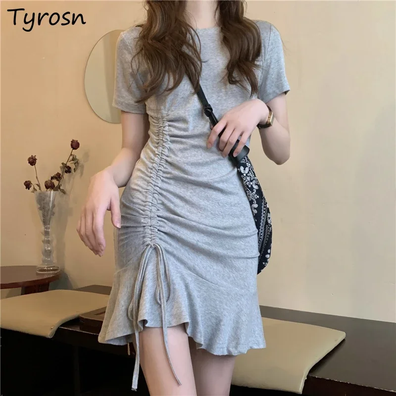 Платья женские бандажные однотонные новые повседневные универсальные корейские стильные элегантные простые повседневные летние платья дизайн модные мягкие
Платья женские бандажные однотонные новые повседневные универсальные корейские стильные элегантные простые повседневные летние платья дизайн модные мягкие