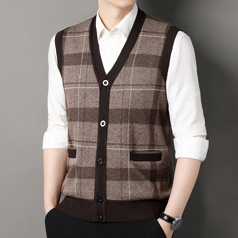 LIBIELIY New Men's Sweater Vest Casual Sleeveless Knit Jackets Men Fashion Plaid V-neck Cardigans Man Clothes Knitted Waistcoat
LIBIELIY New Men's Sweater Vest Casual Sleeveless Knit Jackets Men Fashion Plaid V-neck Cardigans Man Clothes Knitted Waistcoat