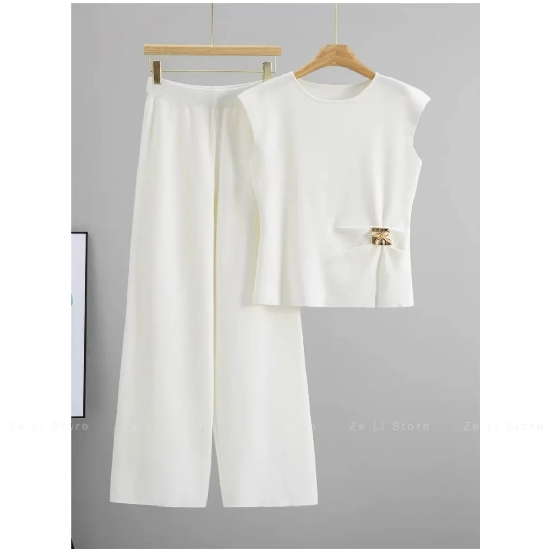 2026 Summer New Women's Sleeveless Knitted Set Fashionable Slit Hem Top Wide Leg Pants Commuter Two-Piece Set
2026 Summer New Women's Sleeveless Knitted Set Fashionable Slit Hem Top Wide Leg Pants Commuter Two-Piece Set