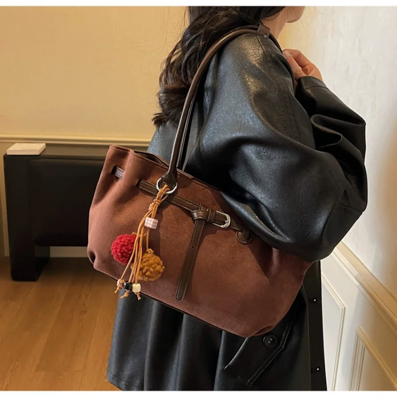 Women's Fashion Brown Suede-Leather Shoulder Bag with Pom Pom Charm Casual Office Work Daily Travel Purse Bags for Women
Women's Fashion Brown Suede-Leather Shoulder Bag with Pom Pom Charm Casual Office Work Daily Travel Purse Bags for Women