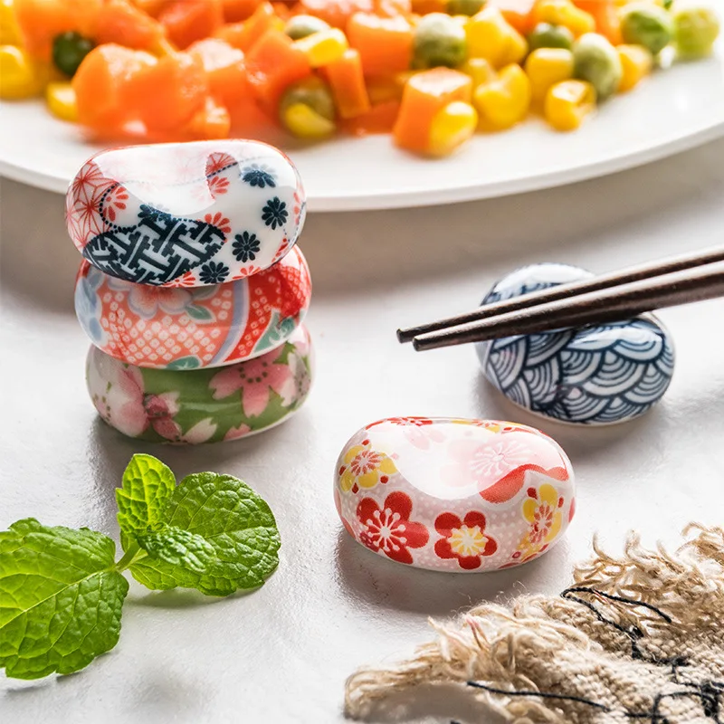 2PCS Modern Chopstick Rest Japanese Chopsticks Ceramic Chop Sticks Holder Rack Spoon Fork Rest Tableware Anime Chopsticks Rests
2PCS Modern Chopstick Rest Japanese Chopsticks Ceramic Chop Sticks Holder Rack Spoon Fork Rest Tableware Anime Chopsticks Rests