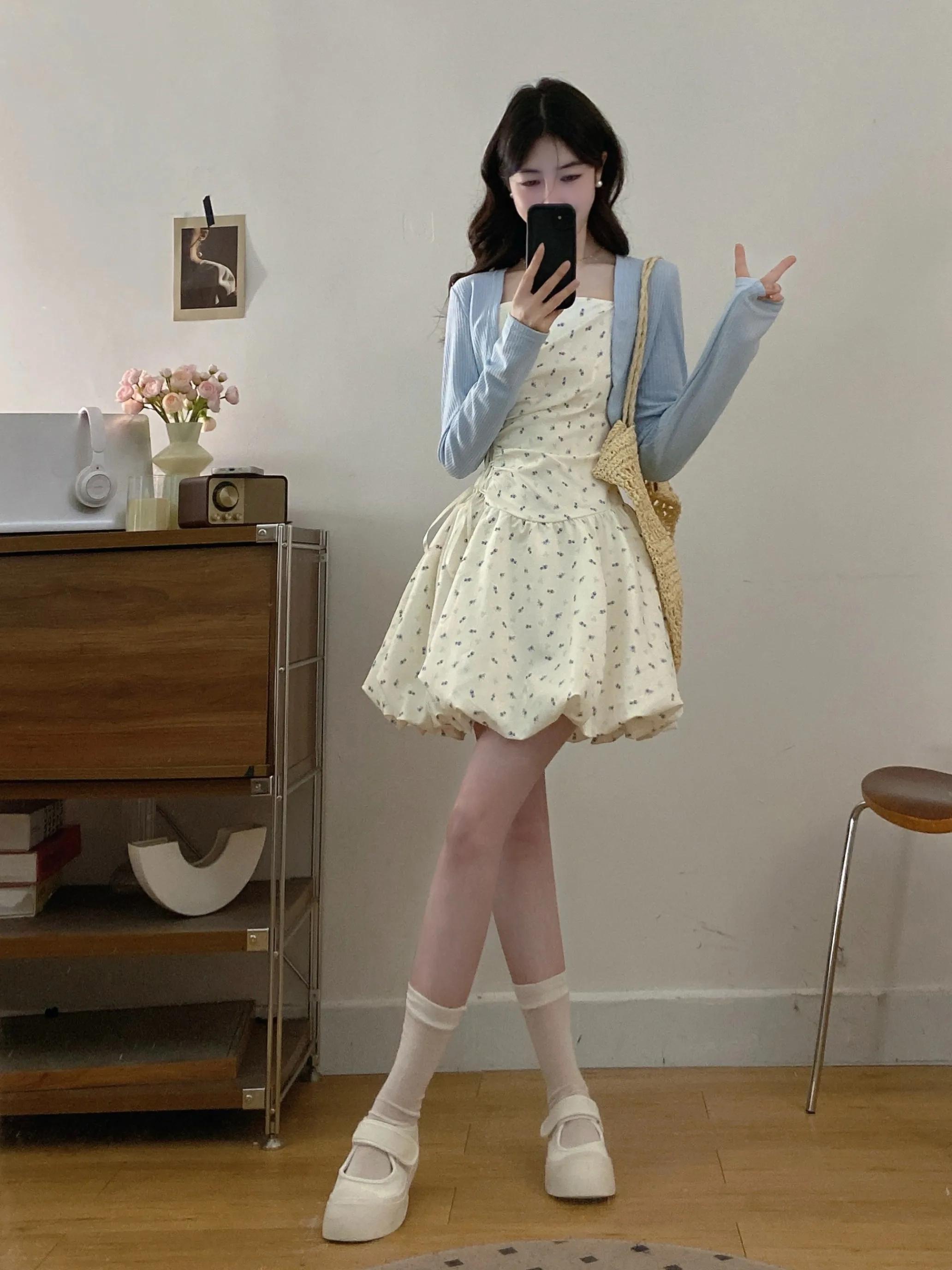 Summer New Sweet Floral Tie Waist Short Dress Women's Fashion Set Sun Protection Cardigan Two-Piece Set Casual Style
Summer New Sweet Floral Tie Waist Short Dress Women's Fashion Set Sun Protection Cardigan Two-Piece Set Casual Style