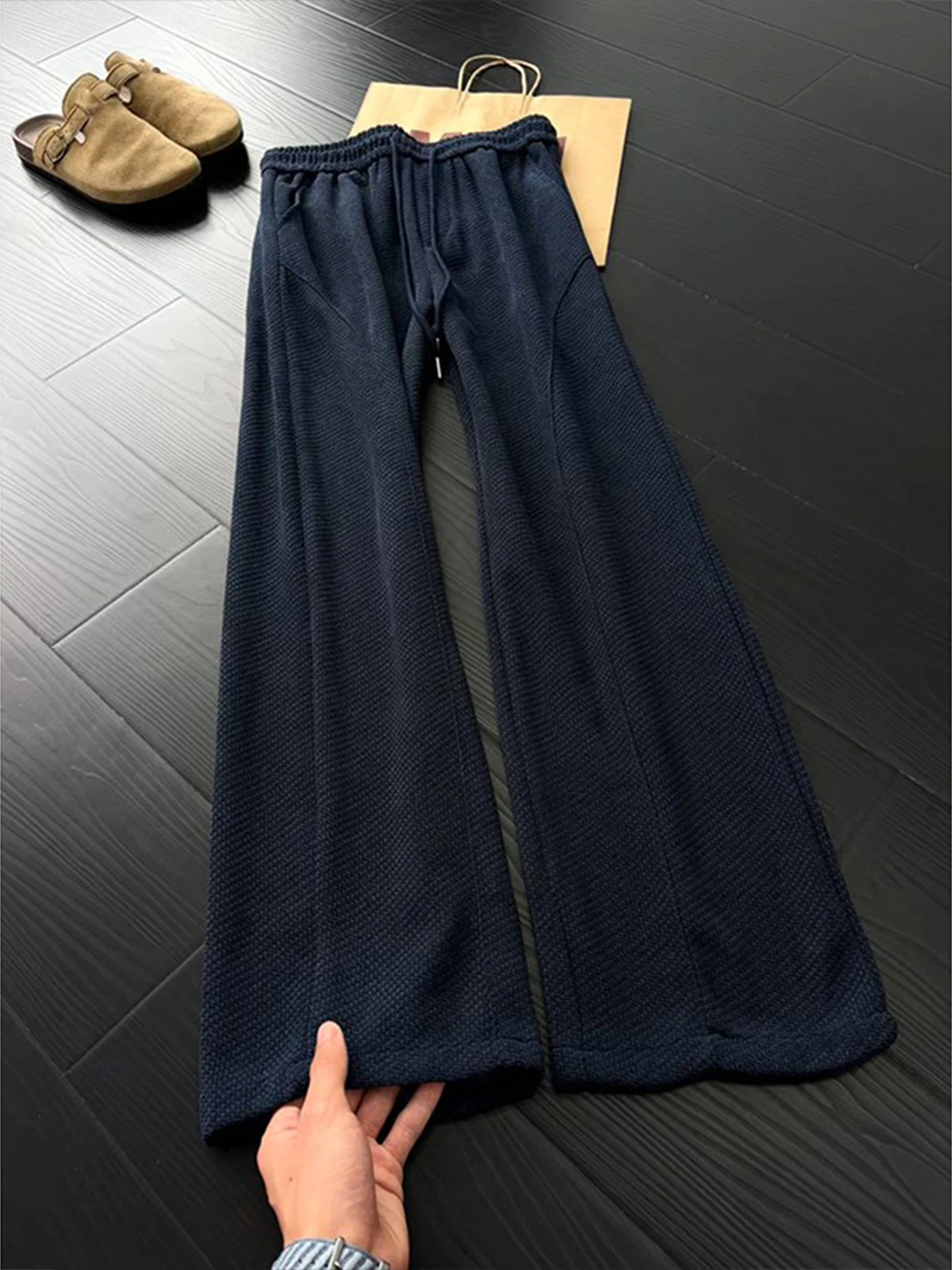 Men's Summer Breathable Straight Leg Casual Pants Dragon Scales Pattern American Retro Knife Flared Pants Loose Waist
Men's Summer Breathable Straight Leg Casual Pants Dragon Scales Pattern American Retro Knife Flared Pants Loose Waist