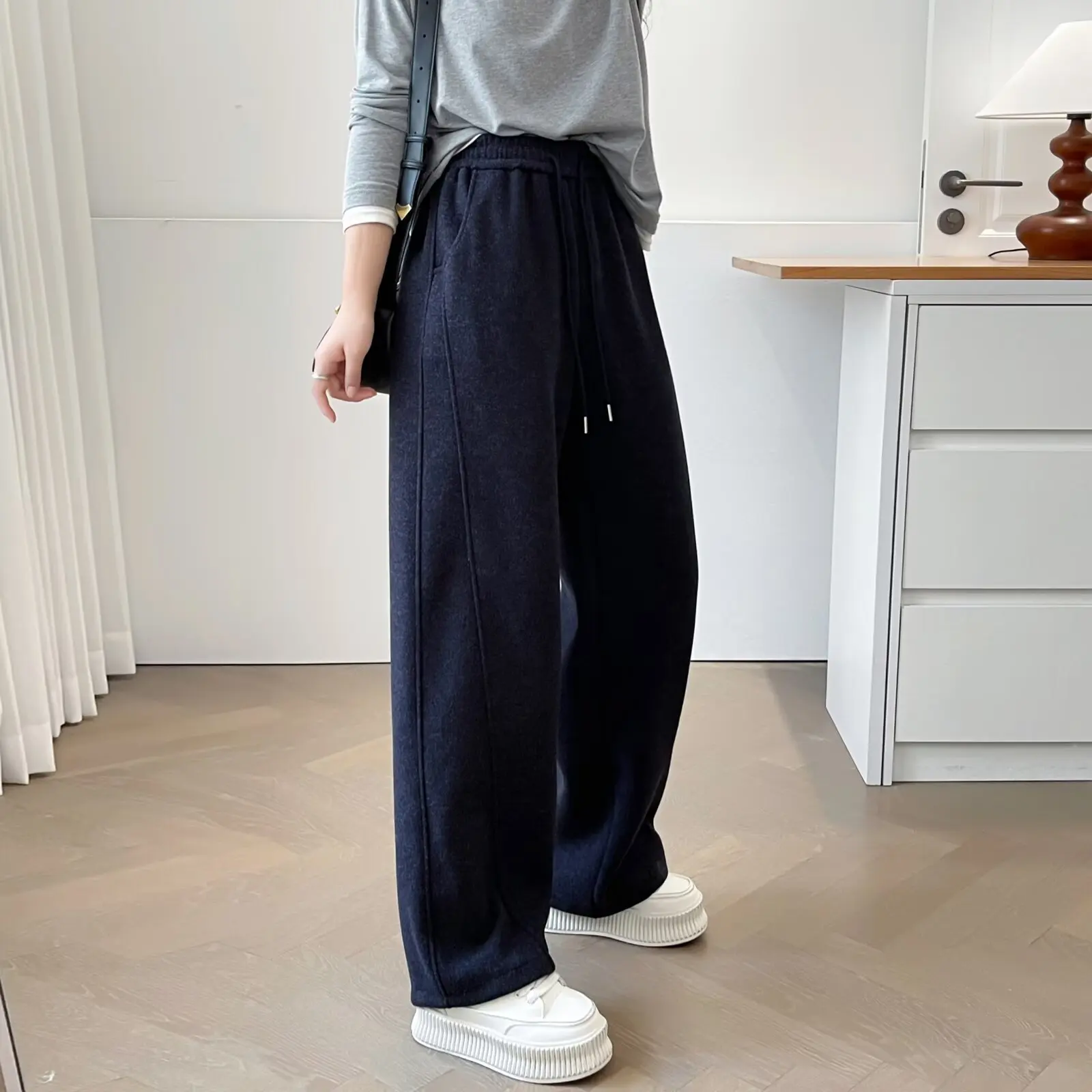 XXXXL Fashion Plus Size Women's Straight Pants 2025 Autumn New Style Simple Thickened Curved Casual Trousers 888
XXXXL Fashion Plus Size Women's Straight Pants 2025 Autumn New Style Simple Thickened Curved Casual Trousers 888