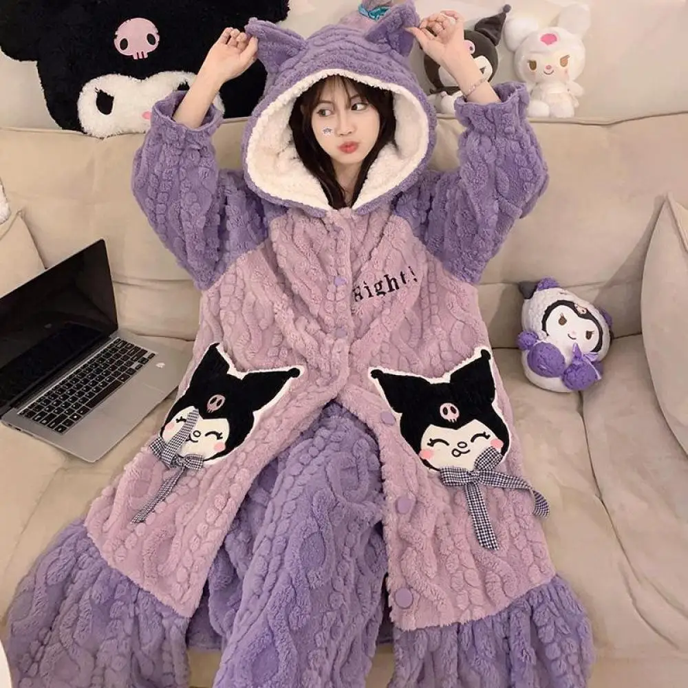 Kawaii Sanrio Kuromi почтовые женские коралловые бархатные ночные рубашки аниме с длинным рукавом утолщенные теплые пижамы для девушек осень зима домашняя одежда
Kawaii Sanrio Kuromi почтовые женские коралловые бархатные ночные рубашки аниме с длинным рукавом утолщенные теплые пижамы для девушек осень зима домашняя одежда