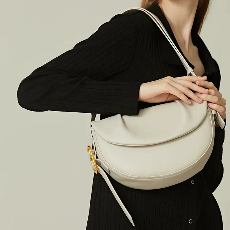 Female Cowhide Saddle Bag New Fashion Leather Women's Handbag All-Match Shoulder Pack Personalized Design Messenger Package
Female Cowhide Saddle Bag New Fashion Leather Women's Handbag All-Match Shoulder Pack Personalized Design Messenger Package