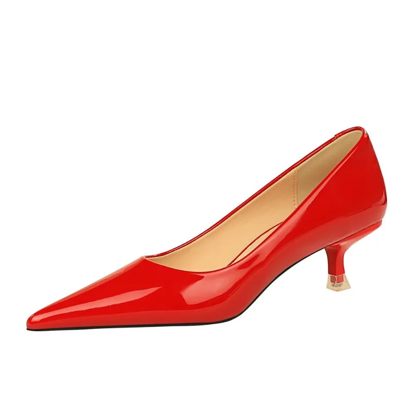 Patent Leather Woman Wedding Shoes Luxury Handmade Quality Comfortable 2026 Autumn Fashion 4.5 Cm Height High Heels Pumps Women
Patent Leather Woman Wedding Shoes Luxury Handmade Quality Comfortable 2026 Autumn Fashion 4.5 Cm Height High Heels Pumps Women