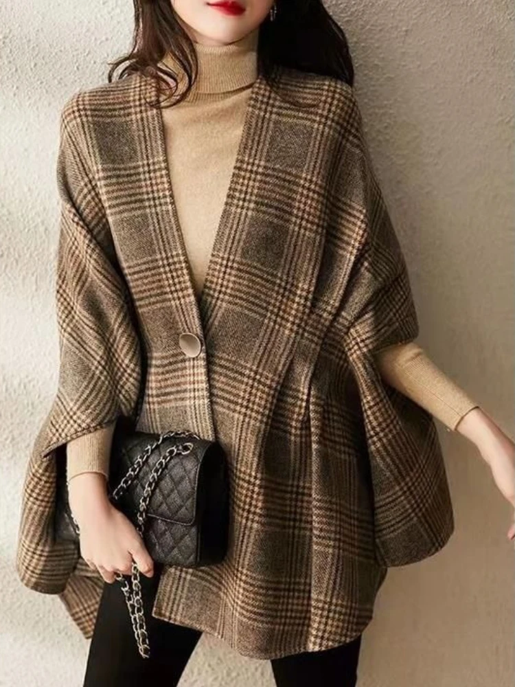 Women's Loose Fit Plaid Wool Coat 2025 Autumn Winter New Arrival Vintage French Style Cape Poncho with Elegant Premium Look
Women's Loose Fit Plaid Wool Coat 2025 Autumn Winter New Arrival Vintage French Style Cape Poncho with Elegant Premium Look