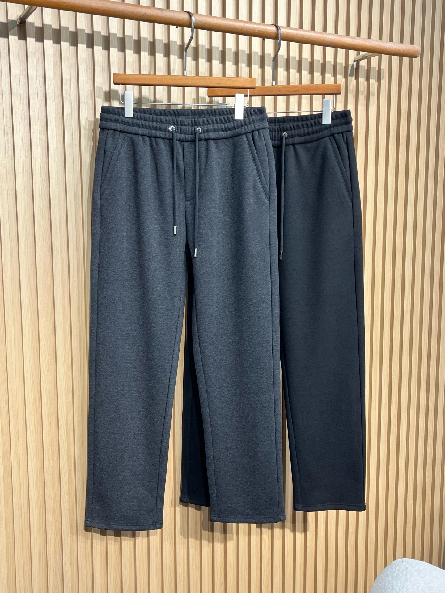 Italian BC old money wind wool blend thickened men's straight casual pants
Italian BC old money wind wool blend thickened men's straight casual pants