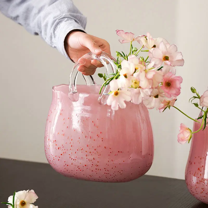 Light Luxury Bag Shaped Vase Pink Glass Home Dining Table Living Room Flower Arrangement Decoration Ornament Portable Vase LI426
Light Luxury Bag Shaped Vase Pink Glass Home Dining Table Living Room Flower Arrangement Decoration Ornament Portable Vase LI426