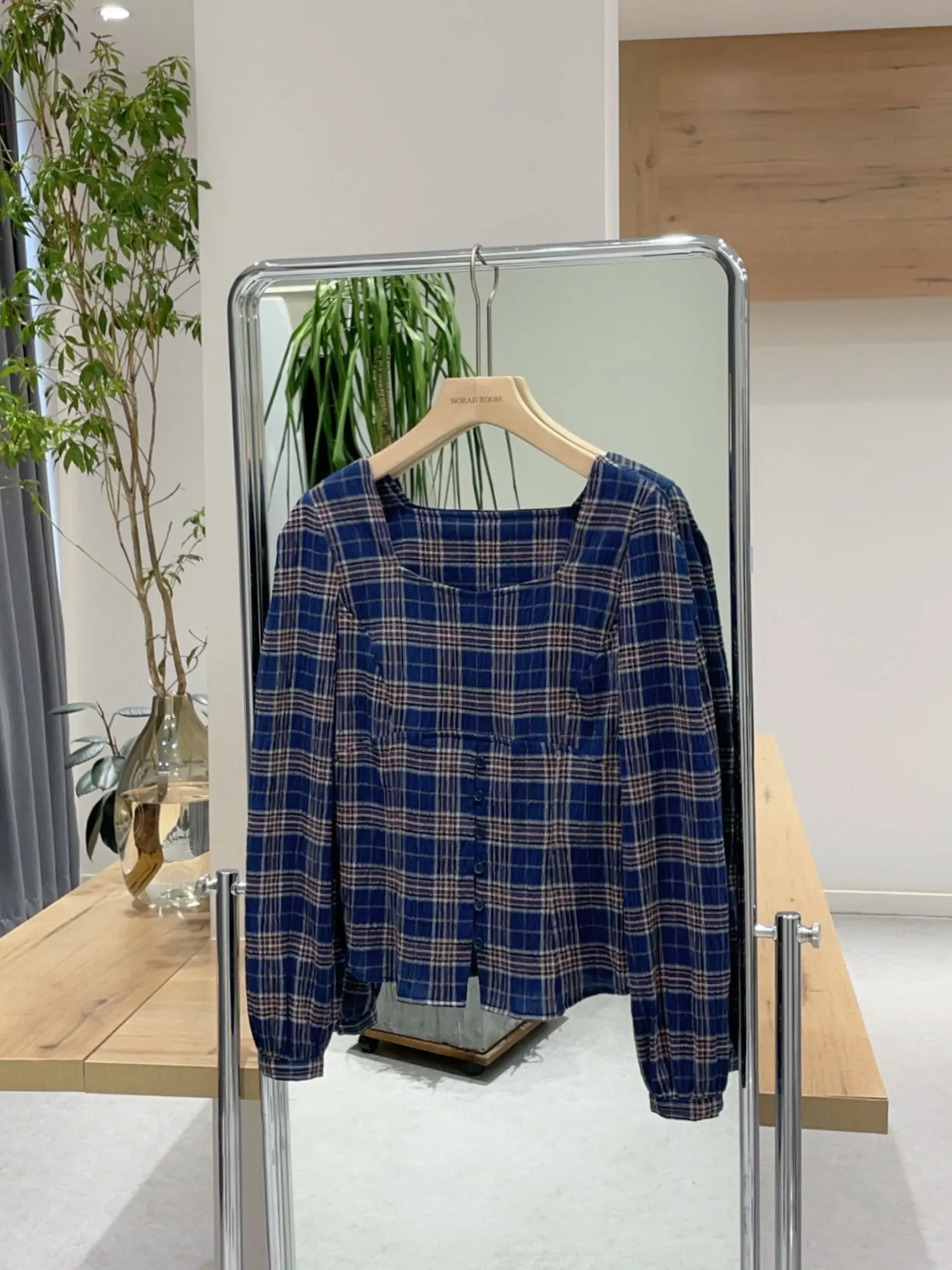Nuo Xiaola Authentic 2025 Autumn New Sle Brand GU Home Retro Waist-Cinching Color Plaid Long Sve irt Women's Fas...
Nuo Xiaola Authentic 2025 Autumn New Sle Brand GU Home Retro Waist-Cinching Color Plaid Long Sve irt Women's Fas...