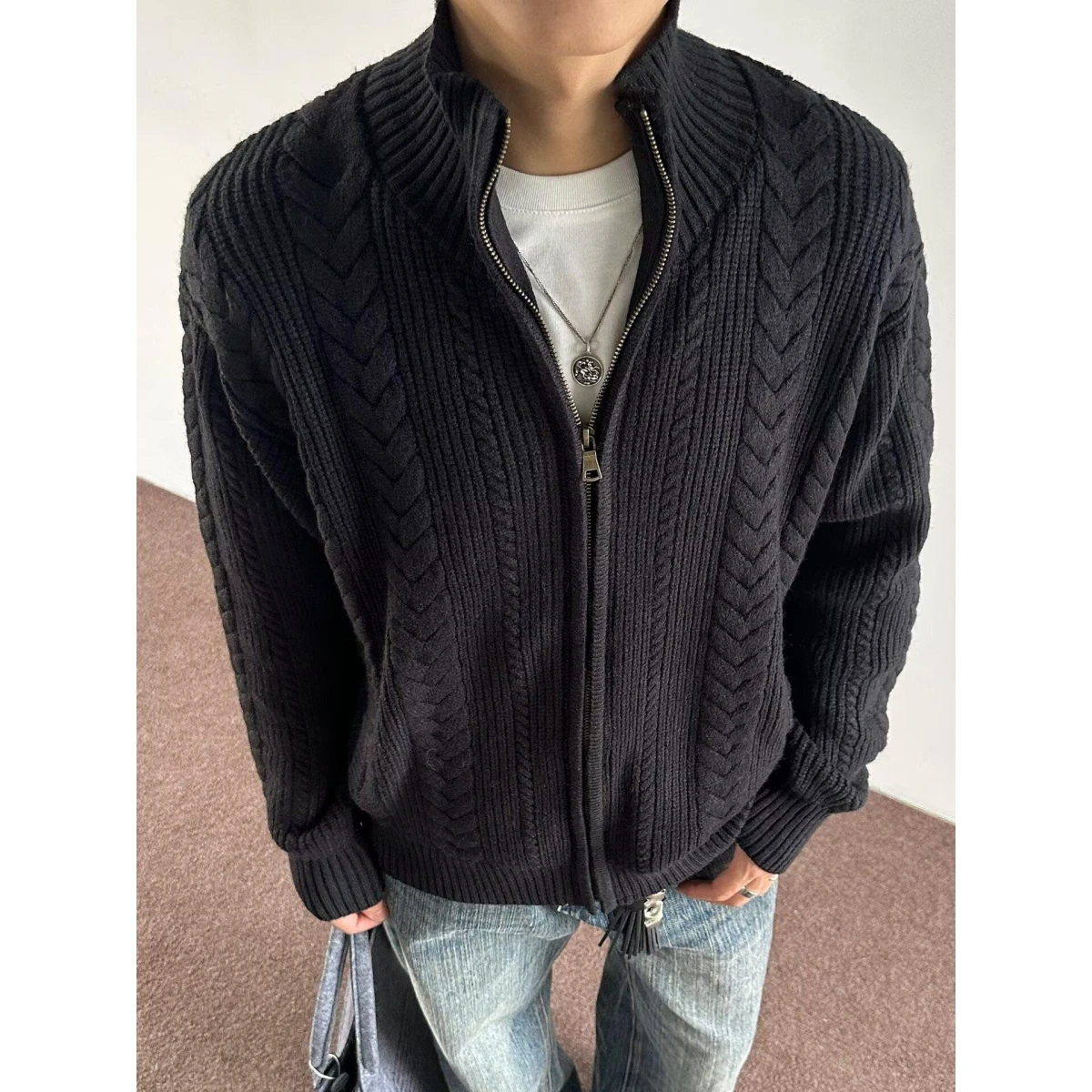 Japanese Sle Knitted Sweater Men's Autumn Winter Loose Versatile Open Cardigan Outerwear Thi Needle Retro Faion Brand
Japanese Sle Knitted Sweater Men's Autumn Winter Loose Versatile Open Cardigan Outerwear Thi Needle Retro Faion Brand