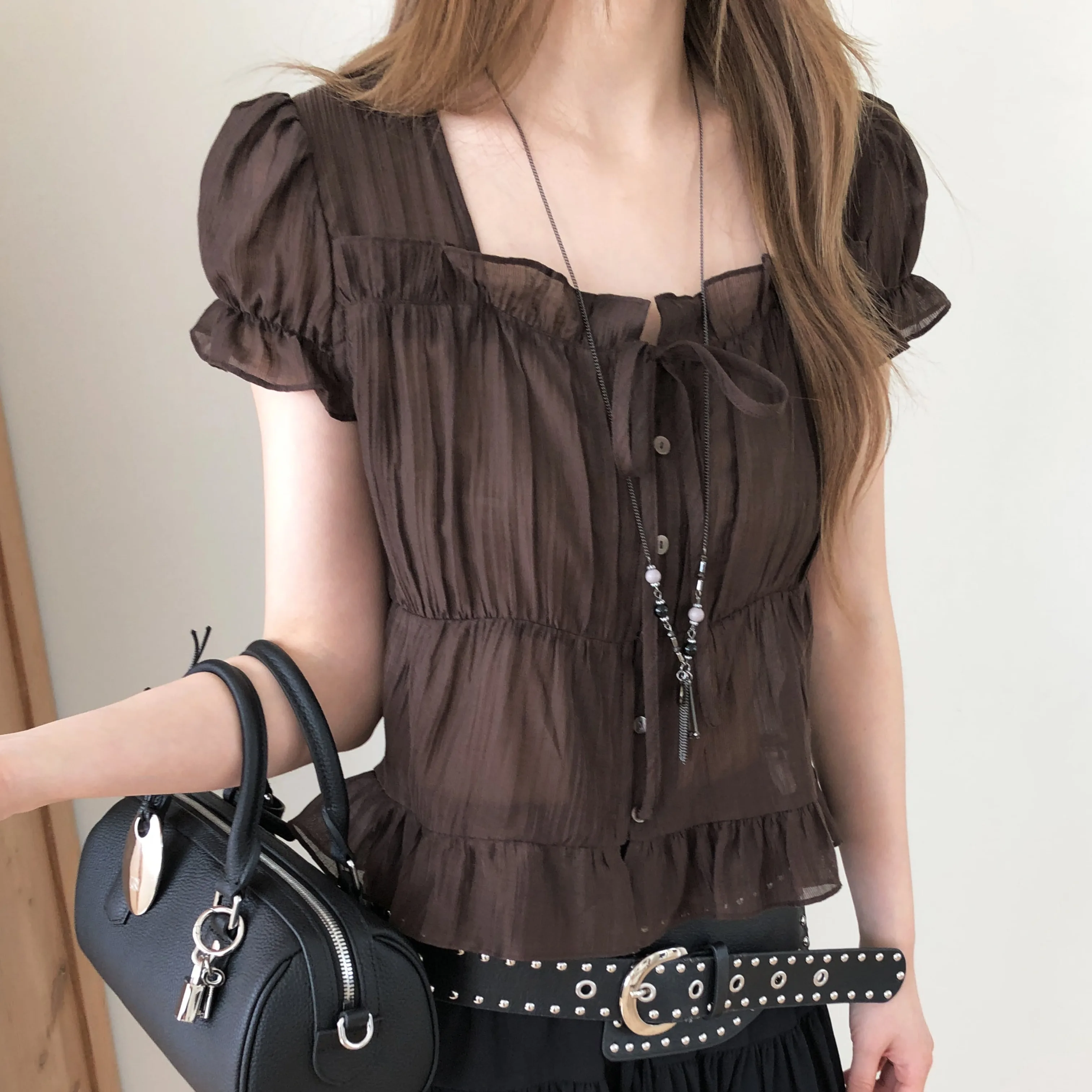 Chic Summer Women's Shirt Square Collar Short Sleeve Gathered Hem Wood Grain Tie Korean Style Breathable Polyester Fiber
Chic Summer Women's Shirt Square Collar Short Sleeve Gathered Hem Wood Grain Tie Korean Style Breathable Polyester Fiber