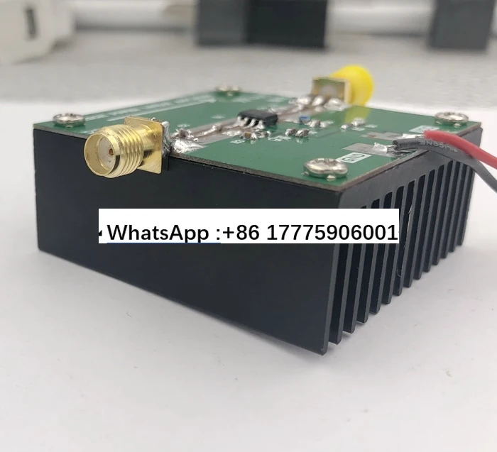 RF2126 RF power amplifier 2.4GHz 1W WIFI Bluetooth amplifier with heat dissipation
RF2126 RF power amplifier 2.4GHz 1W WIFI Bluetooth amplifier with heat dissipation