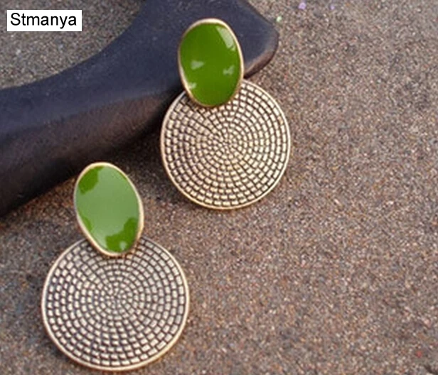 Round Earrings Hot Sale Design Retro Exquisite Women Drip Earrings Carved Round Stud Earrings For Women Gift #12127
Round Earrings Hot Sale Design Retro Exquisite Women Drip Earrings Carved Round Stud Earrings For Women Gift #12127