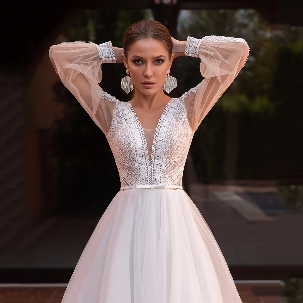 Charming Appliques Lantern Sleeves Wedding Dress with V Neck Bohemian Lace Tulle Bridal Gown Floor Length Vestido De Novia
Charming Appliques Lantern Sleeves Wedding Dress with V Neck Bohemian Lace Tulle Bridal Gown Floor Length Vestido De Novia
