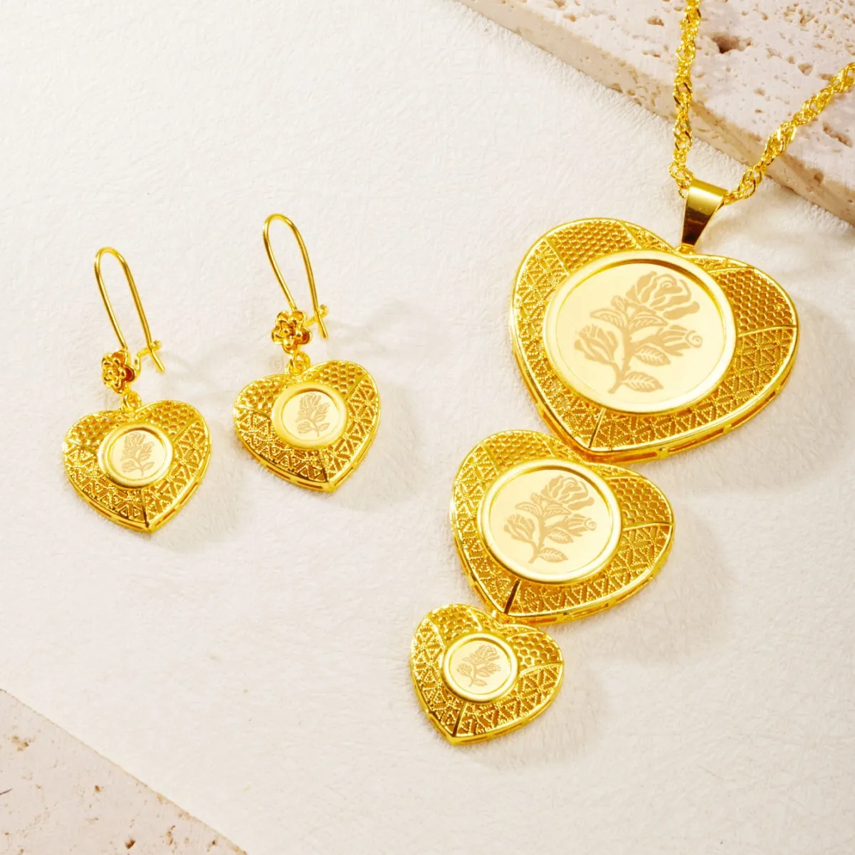 9999 Gold Rose Pattern Heart Pendant Luxury Jewelry Set for Brides, Necklace and Earrings
9999 Gold Rose Pattern Heart Pendant Luxury Jewelry Set for Brides, Necklace and Earrings